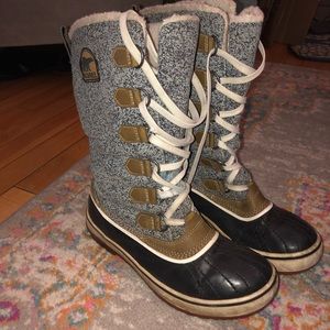 Sorel winter boots size 6 GUC
